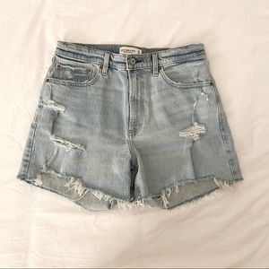 NWOT Abercrombie Curve Love High Rise 4 Inch Mom Shorts